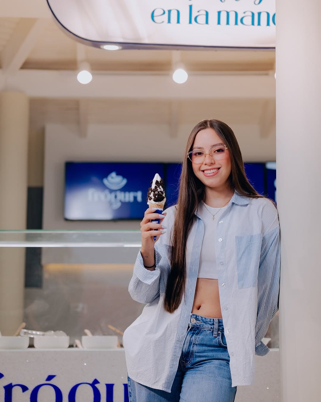 Deliciosos helados de Frogurt con toppings variados